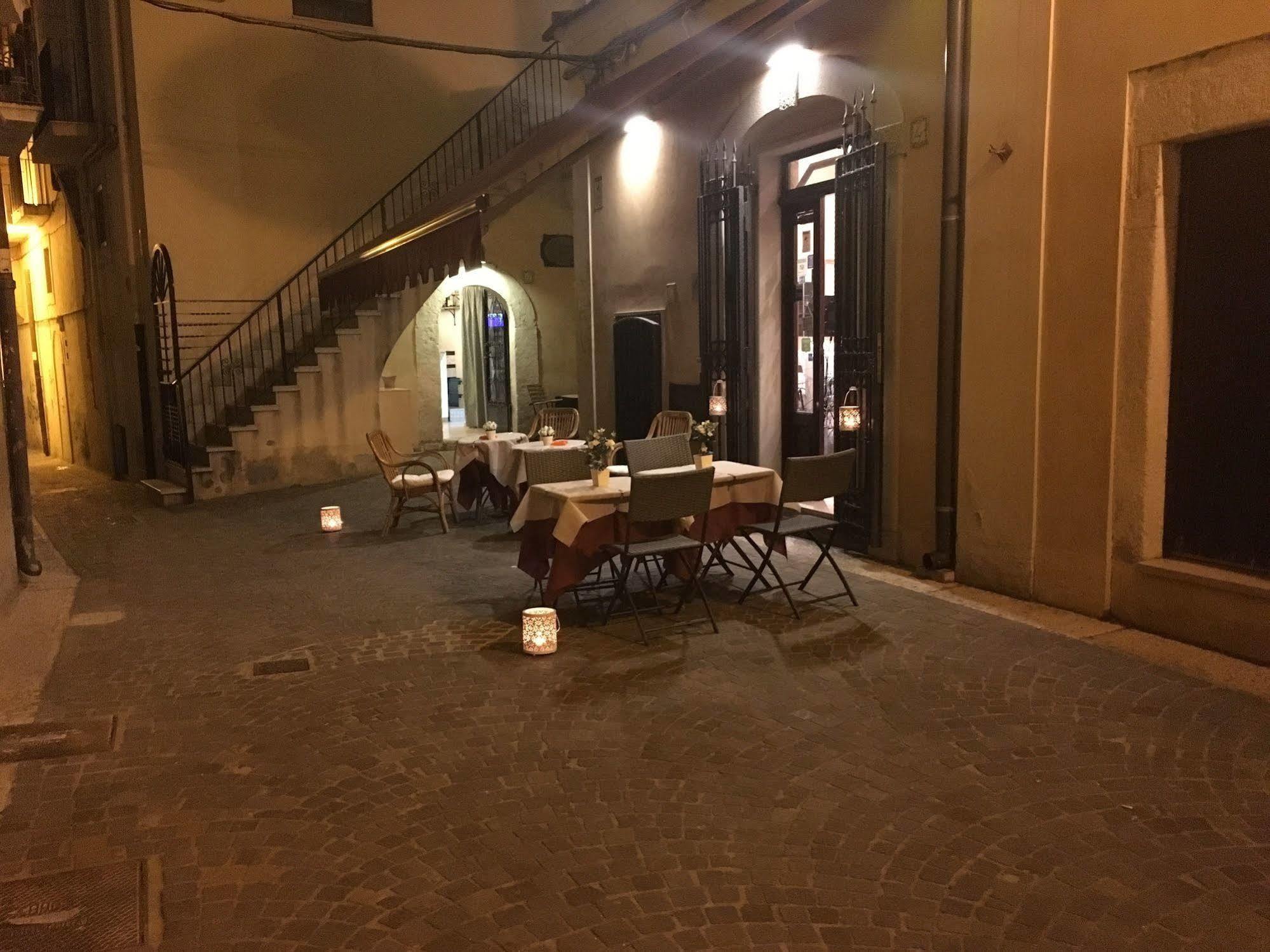 Albergo Ristorante Del Cacciatore Foggia Exterior foto
