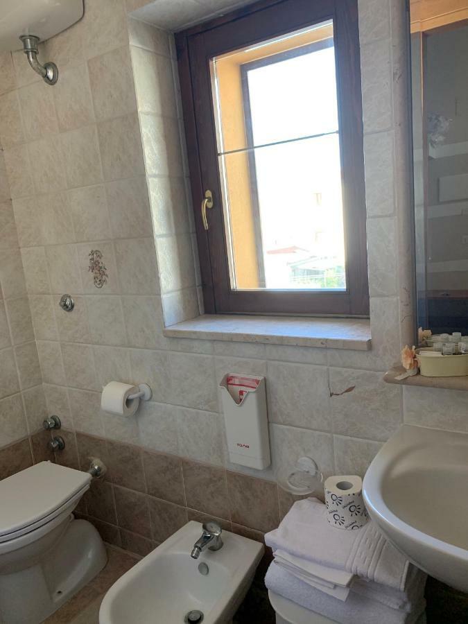 Albergo Ristorante Del Cacciatore Foggia Exterior foto
